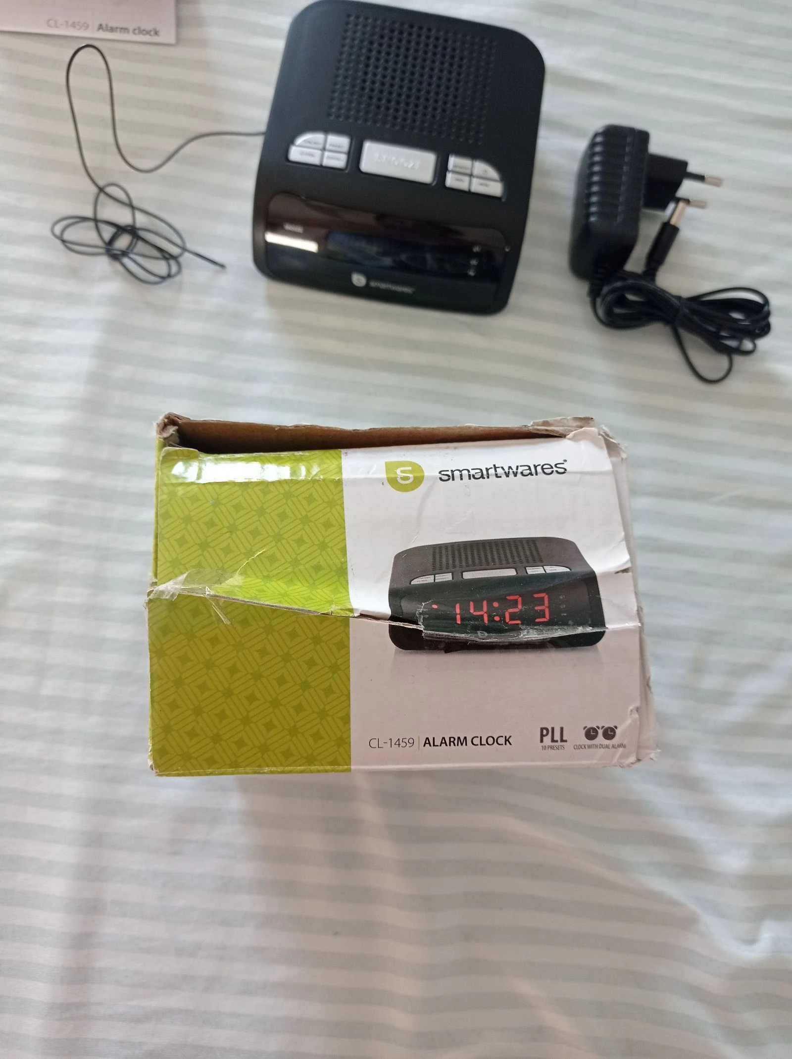 Reloj despertador con radio  – photo 4